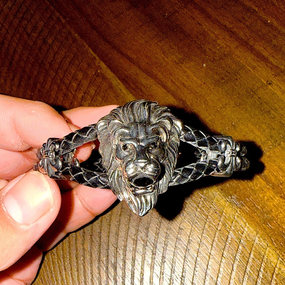 Men’s Lion bracelet sterling steel. Never worn